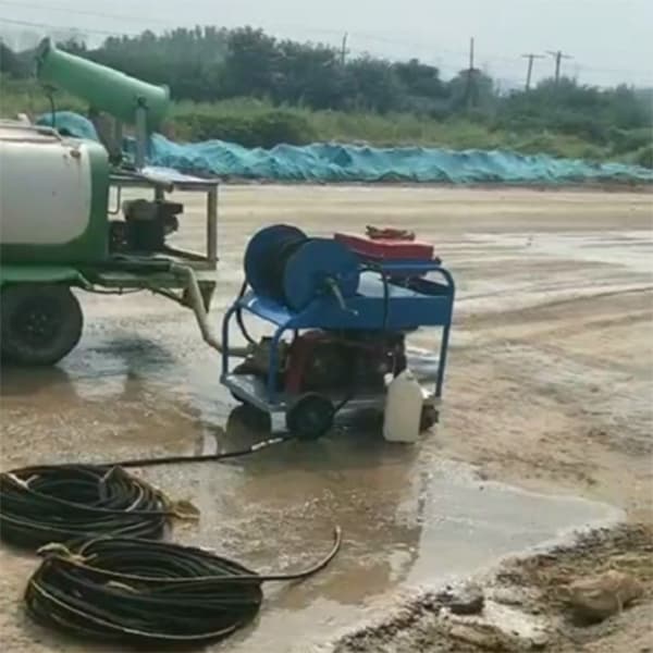 通信管道清洗機使用現場