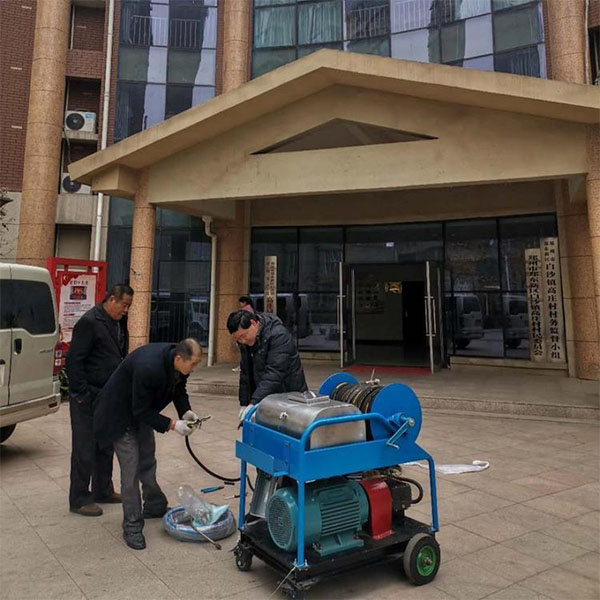 市政管道高壓清洗機調試現場